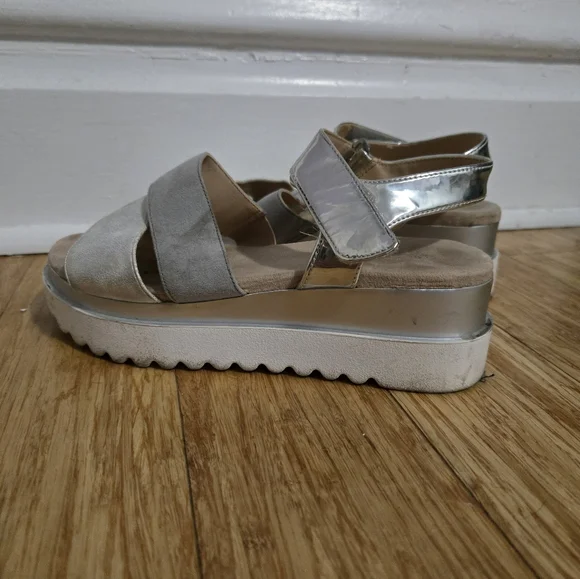 Metallic Platform Sandals - Picture 2 of 4